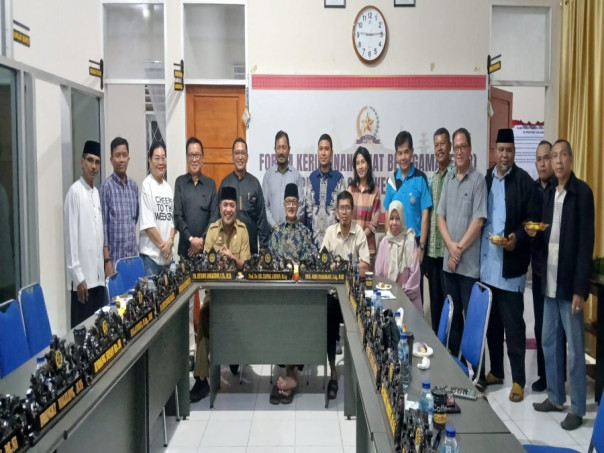 Pengurus FKUB Provinsi Sulawesi Tengah Periode 2022-2026 foto bersama
