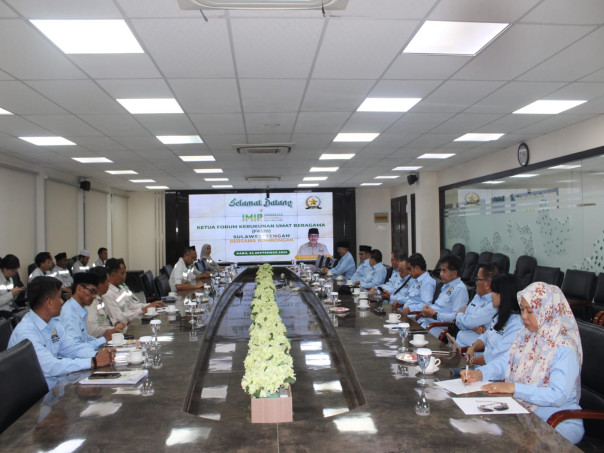Pertumuan antar PT IMIP dan FKUB Sulteng berlangsung di Audiotorium. Foto : FKUB Sulteng/Mansur.